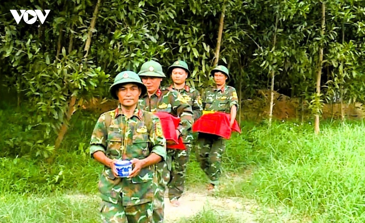 dua-hai-cot-cac-liet-si-ve-quan-tai-den-tho-liet-si-trung-doan-88-su-doan-308-o-khu-vuc-cau-nhi-xa-nam-hai-lang.jpg