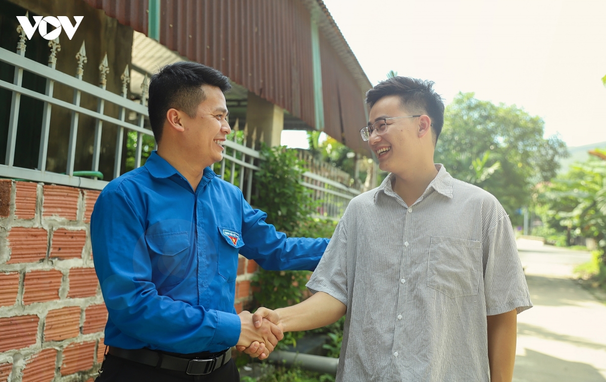 genz-lam-can-bo-khu_8.jpg