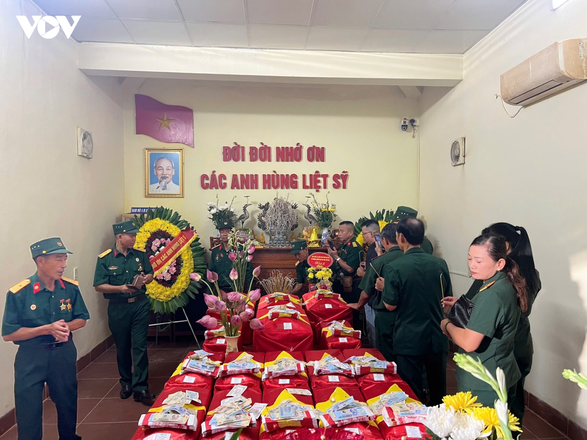 hai-cot-liet-si_1.jpg
