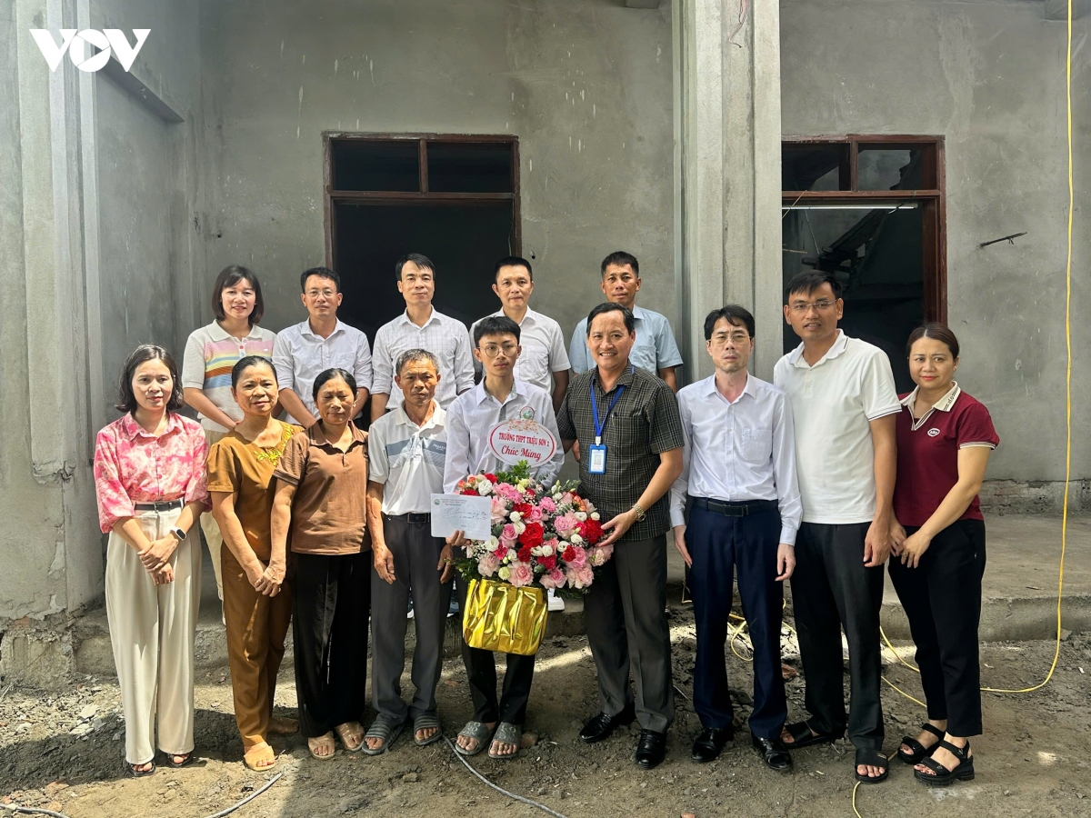 hoc_tro_thu_khoa_tinh_thanh_hoa.jpg