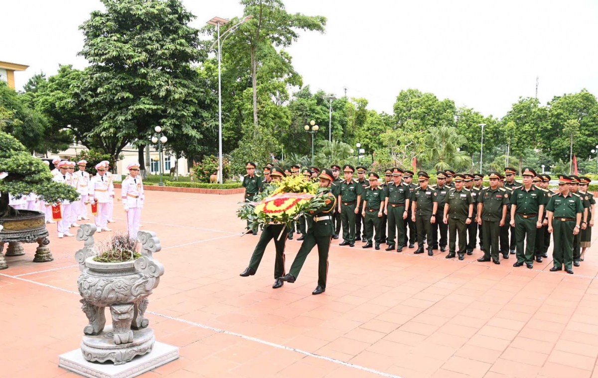 hoi-nghi5.jpg