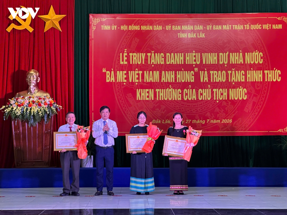 huan-chuong-lao-dong.jpg