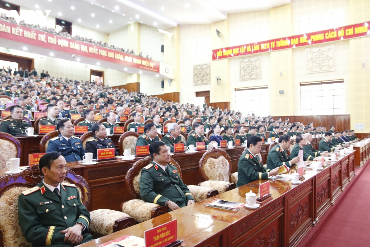 hvlq_don_nhan_huan_chuong_bao_ve_to_quoc_hang_nhat_2.jpg