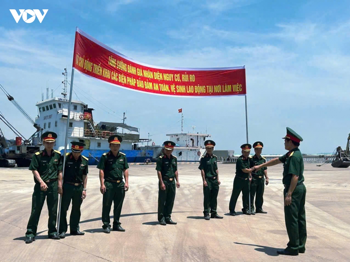 kiem_tra_quan_triet_cac_bien_phap_bao_dam_an_toan_ve_sinh_lao_dong_truoc_khi_boc_xep_hang_hoa_20260702114043.jpg