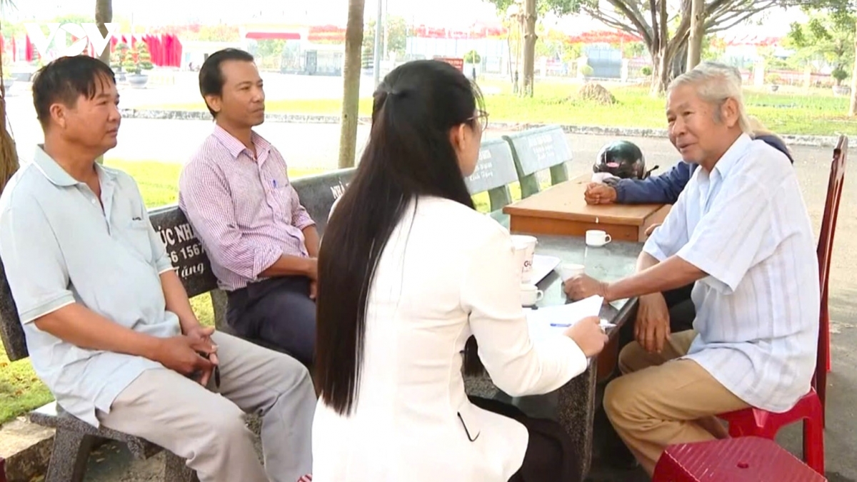 lam-dong-cq-2-cap-chuyen-tu-quan-ly-sang-phuc-vu-1.jpg