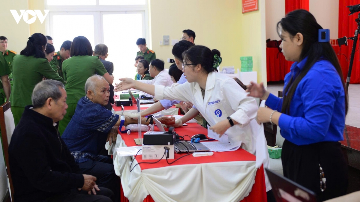 lam-dong-lay-hon-1.500-mau-adn-than-nhan-liet-si-2.jpg