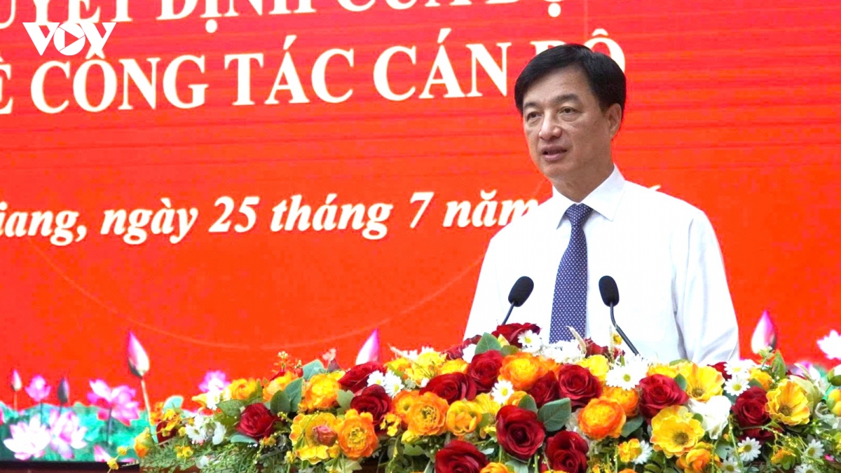 le-quang-tung-nguyen-duy-ngoc-bi-thu-an-giang-cong-tac-can-bo-3.jpg