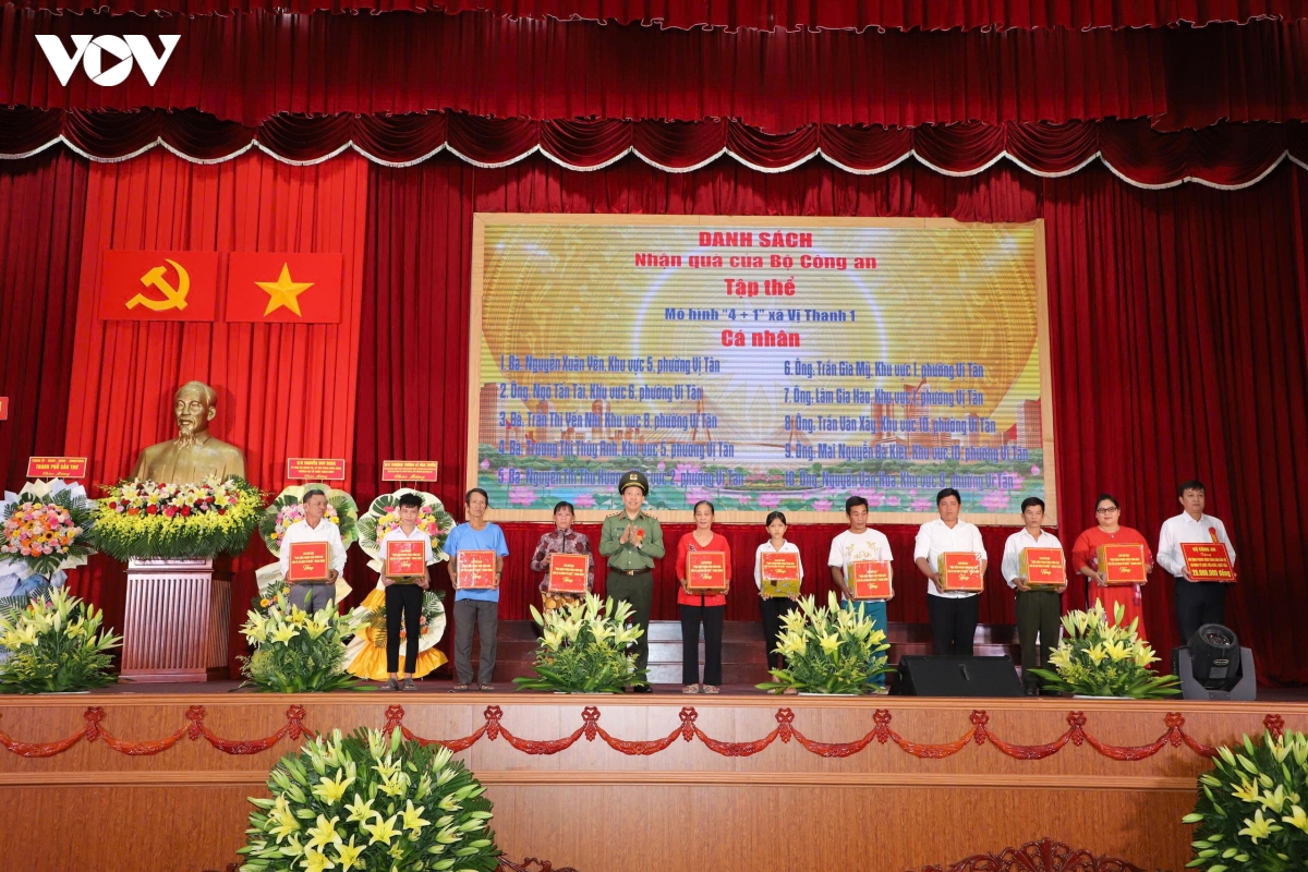 ngay-hoi-bao-ve-an-ninh-to-quoc-tai-can-tho-3.jpg