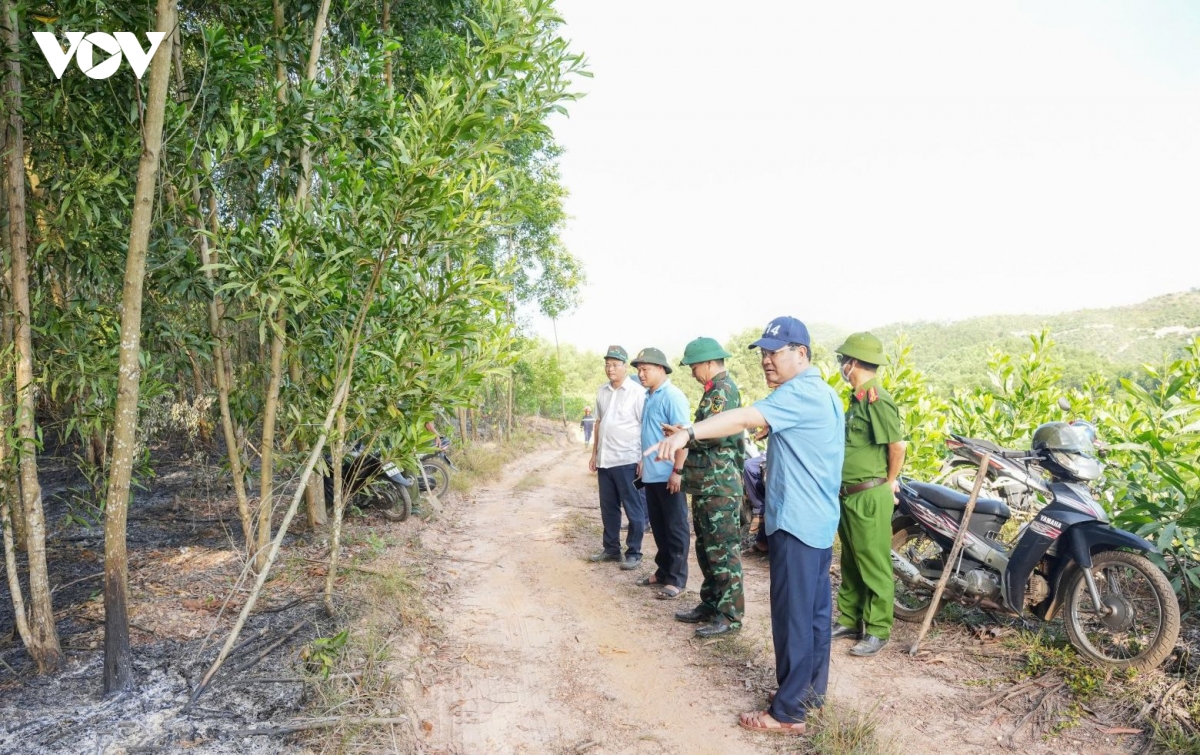 ong-hoang-hai-minh-nguoi-chi-tay-pho-chu-tich-thuong-truc-ubnd-thanh-pho-hue-chi-dao-cac-luc-luong-chua-chay.jpg
