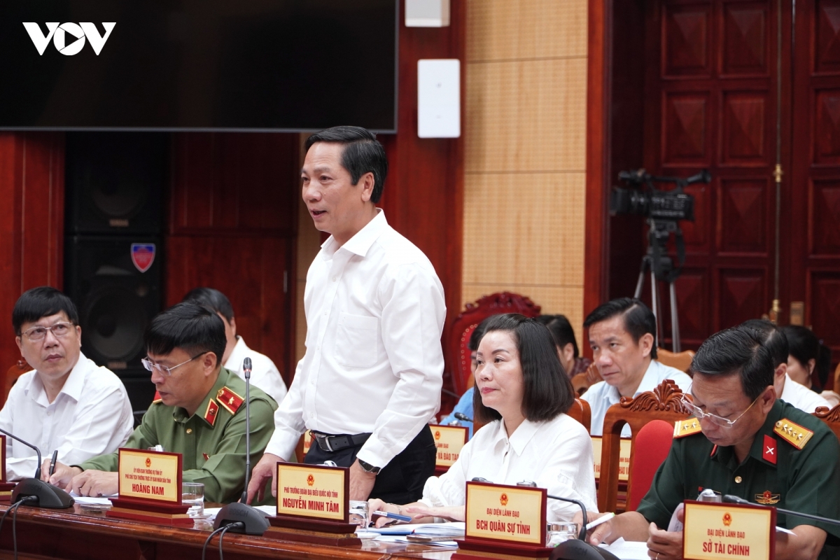 ong-hoang-nam-pho-chu-tich-ubnd-tinh-quang-tri-de-xuat-cac-y-kien-gop-y-vao-hoan-thien-du-an-luat-thoa-thuan-quoc-te-.jpg