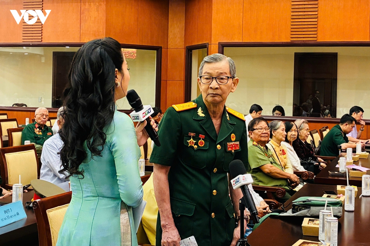ong-le-quang-trinh-tran-tro-lam-sao-tim-duoc-hai-cot-cac-dong-doi-va-ca-cua-con-trai-ong.jpg