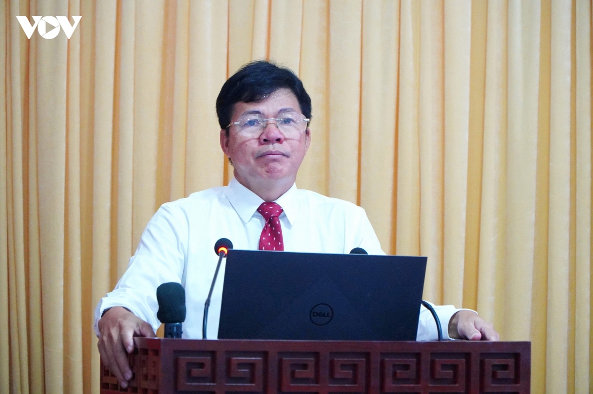ong-vo-cong-chanh-truong-ban-noi-chinh-thanh-uy-da-nang-phat-bieu-khai-mac-va-trinh-bay-de-dan-hoi-thao.jpg