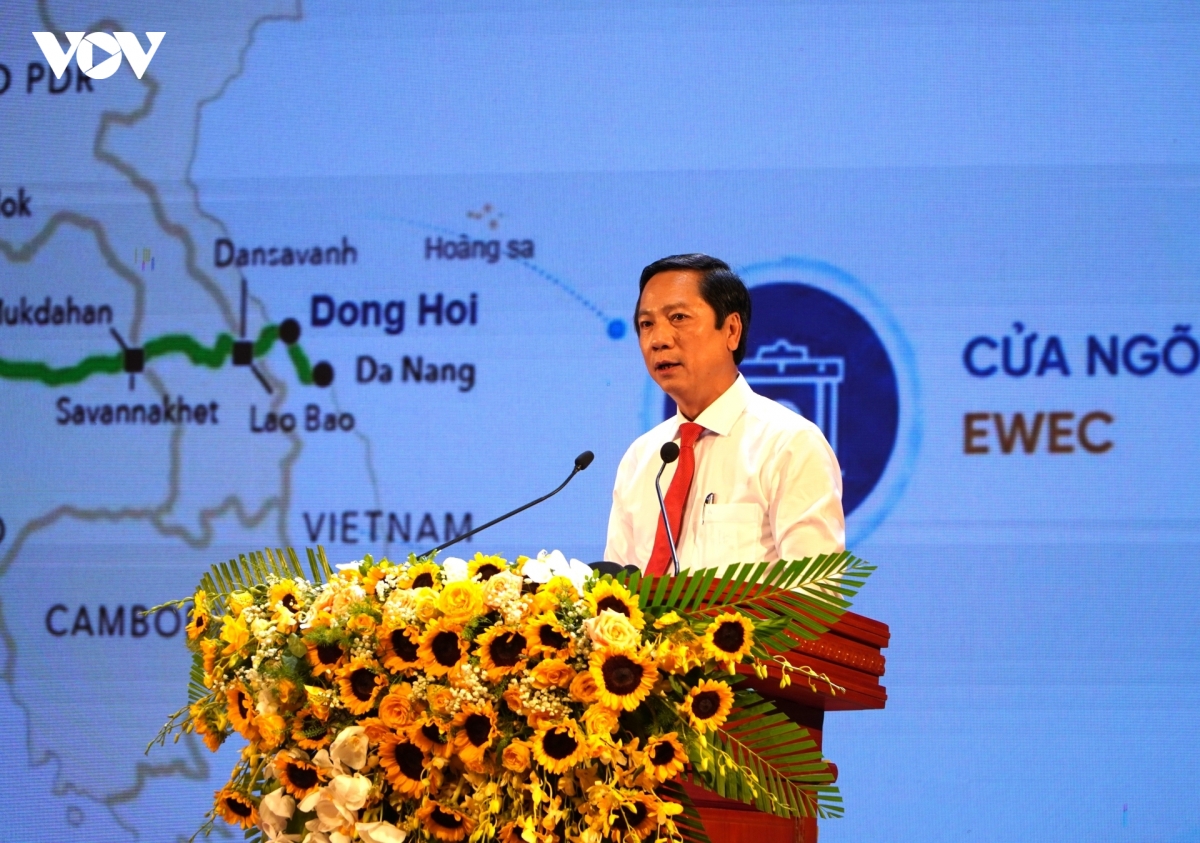 ong_hoang_nam_pho_chu_tich_ubnd_tinh_quang_tri_cong_bo_quyet_dinh_dieu_chinh_quy_hoach_tinh_thoi_ky_2021-2030_tam_nhin_2050.jpg