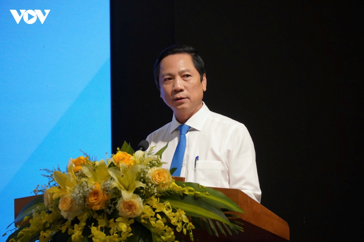 ong_hoang_nam_pho_chu_tich_ubnd_tinh_quang_tri_phat_bieu_be_mac_chuong_trinh.jpg
