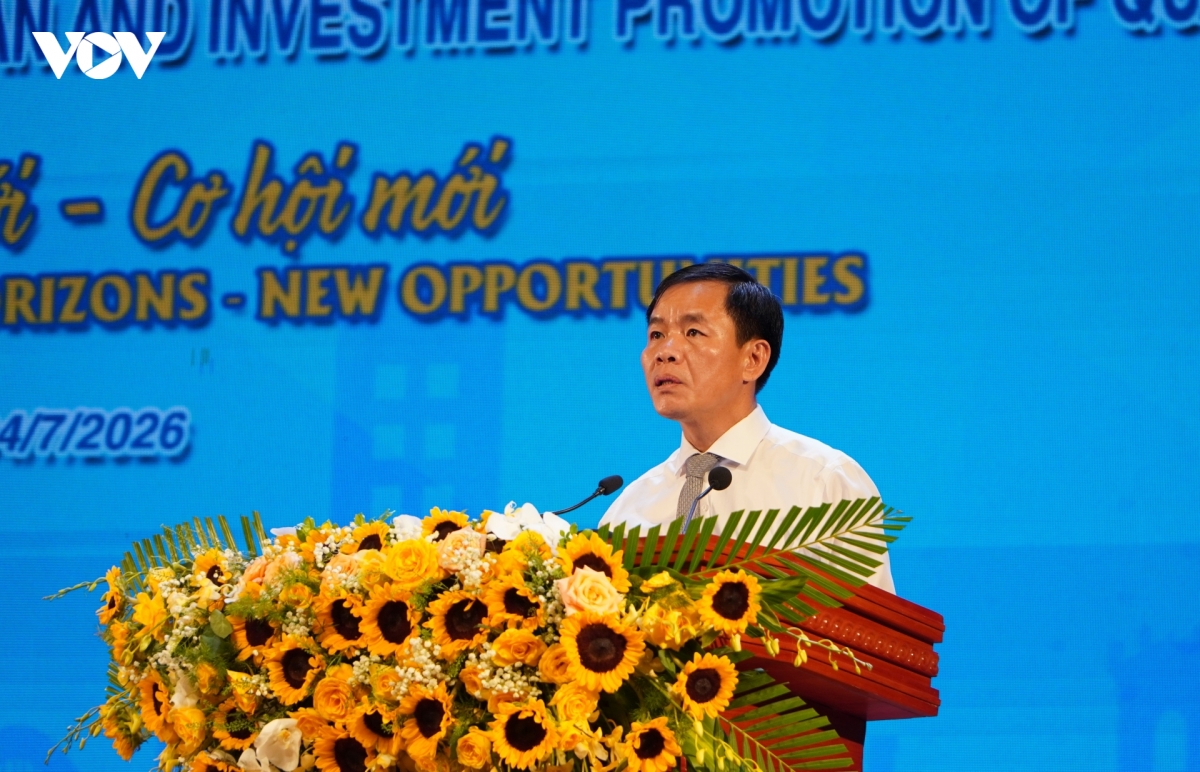 ong_nguyen_van_phuong_bi_thu_tinh_uy_quang_tri_phat_bieu_khai_mac_hoi_nghi.jpg