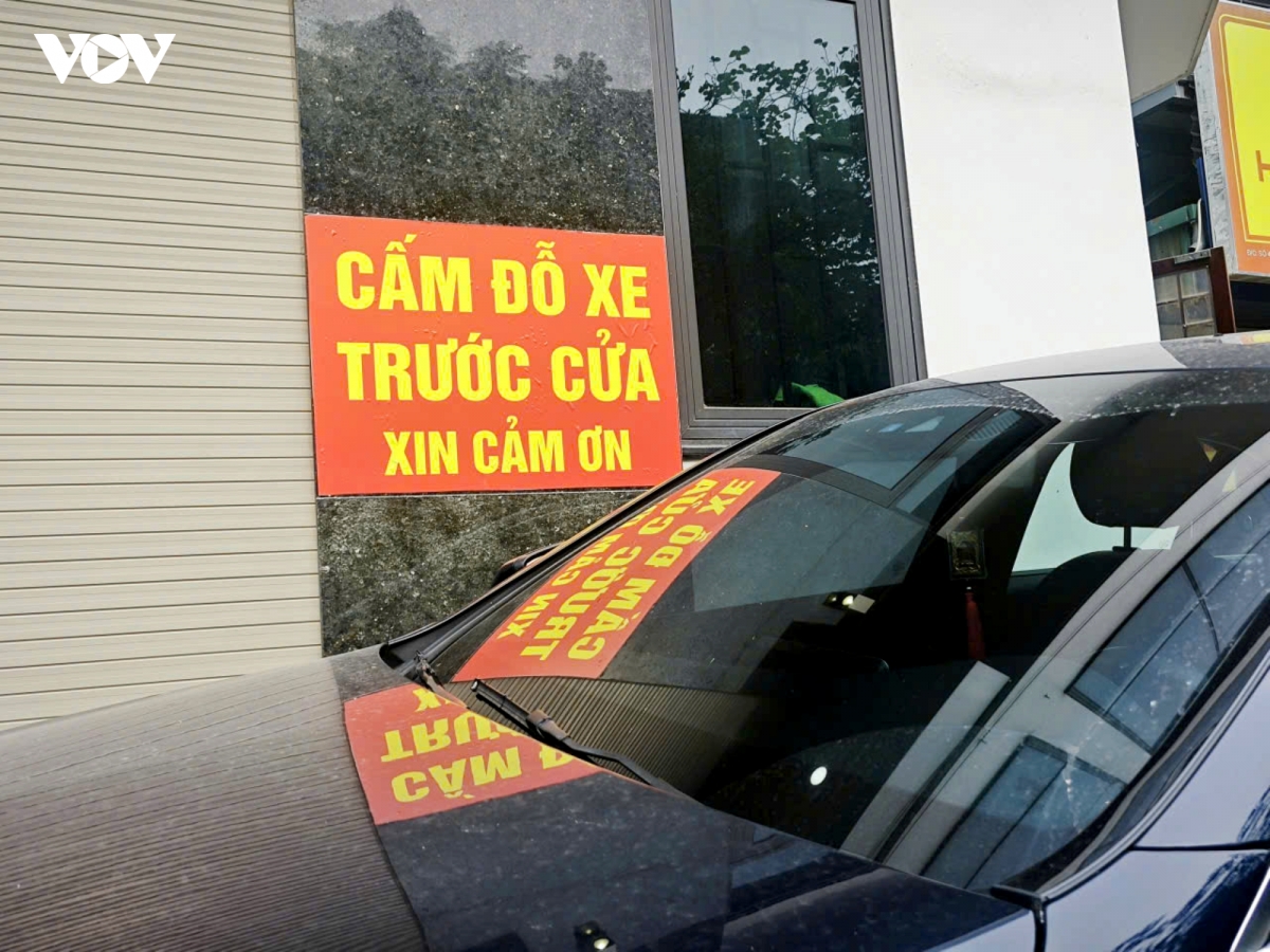 oto-ne-duong-lon-chiem-ngo-nho-12.jpg