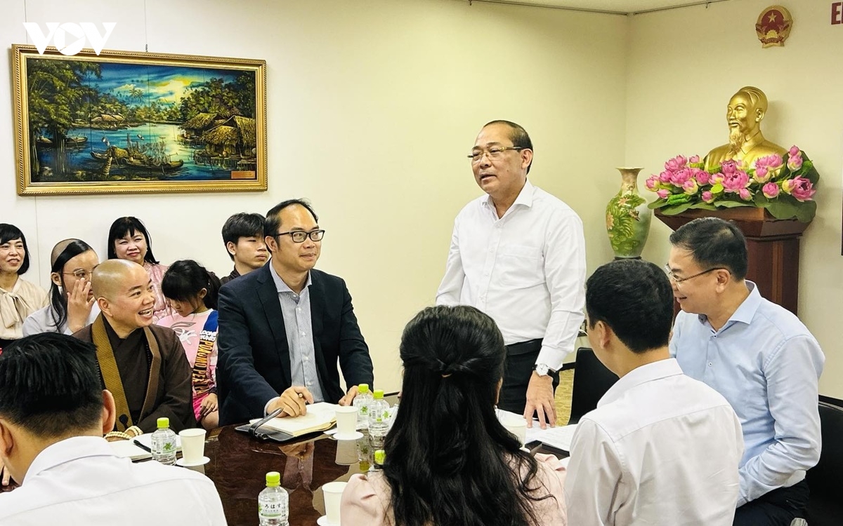 Phó Chủ tịch UBTW Mặt trận Tổ quốc Hoàng Công phát biểu tại buổi làm việc.