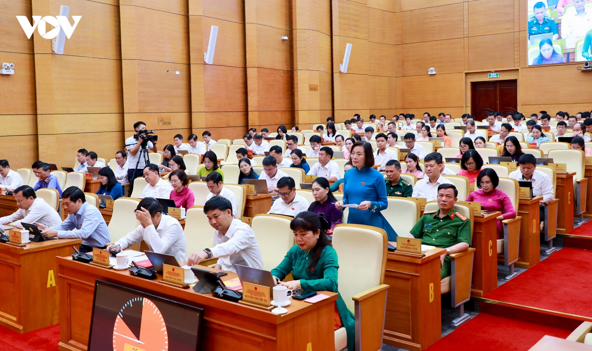 quang-ninh-nuoc-rut-tang-truong_2.jpg
