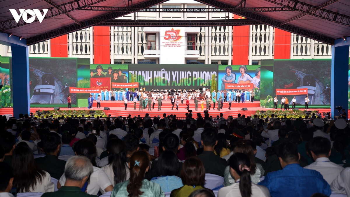 quang_canh_buoi_le_1.jpg