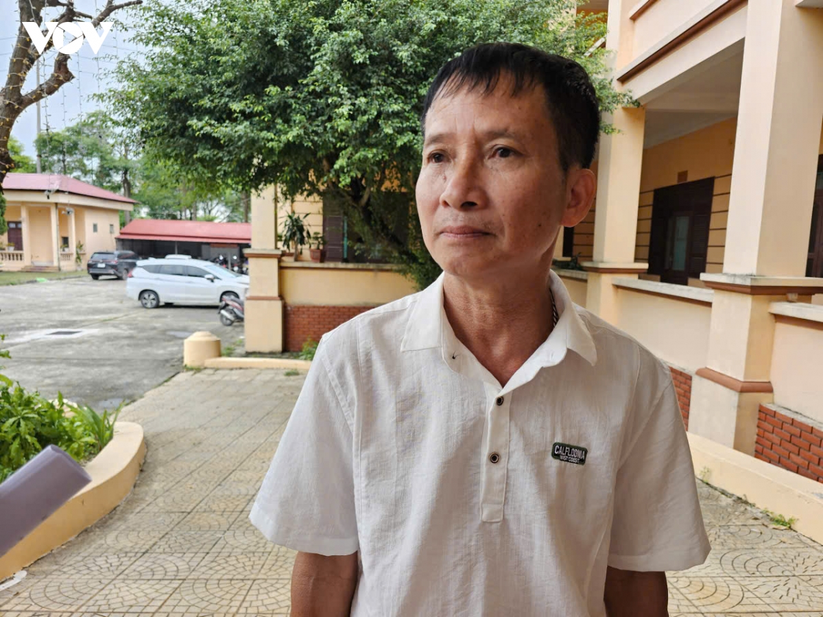 Ông Nguyễn Hữu Thuyên, Trưởng thôn Núi Đông, chia sẻ về những công việc phát sinh sau khi thôn Núi Đông và Đông Lâu được sáp nhập.