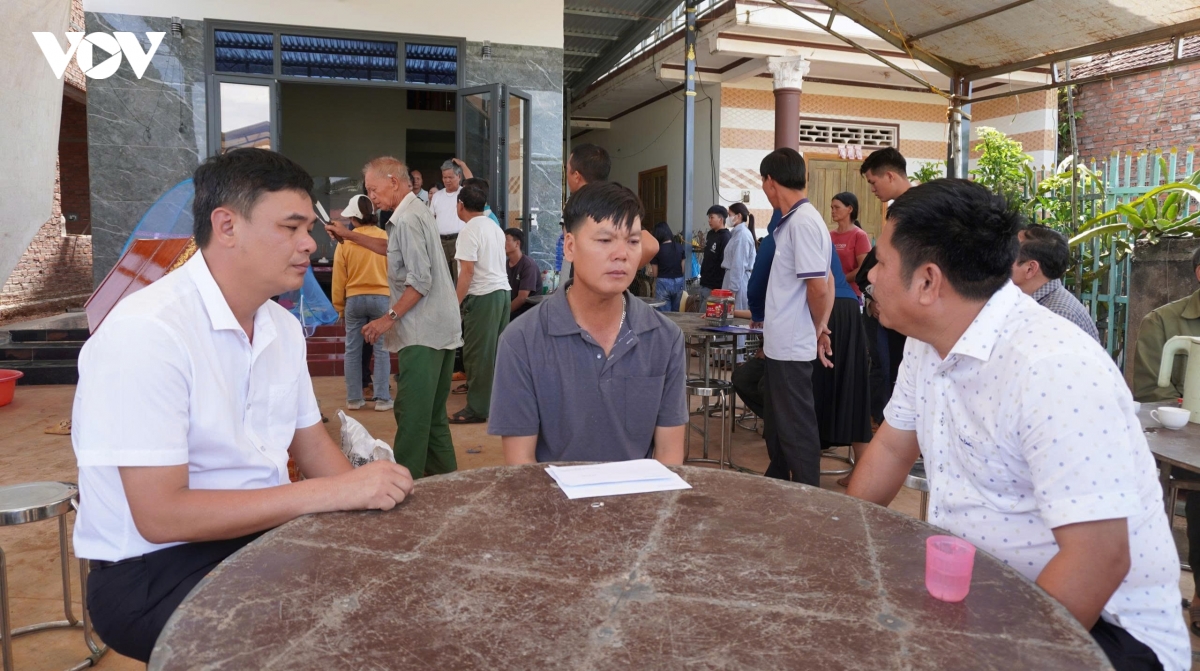 tham-hoi-dong-vien-gia-dinh-5-nu-sinh-1.jpg
