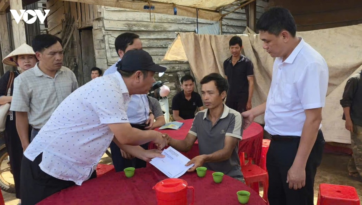 tham-hoi-dong-vien-gia-dinh-5-nu-sinh-2.jpg
