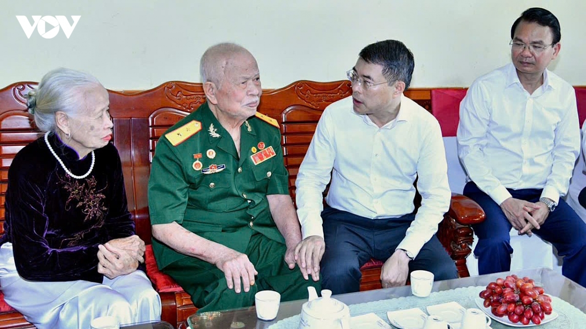 thu-tuong-dang-huong-tai-dien-bien-2.jpg