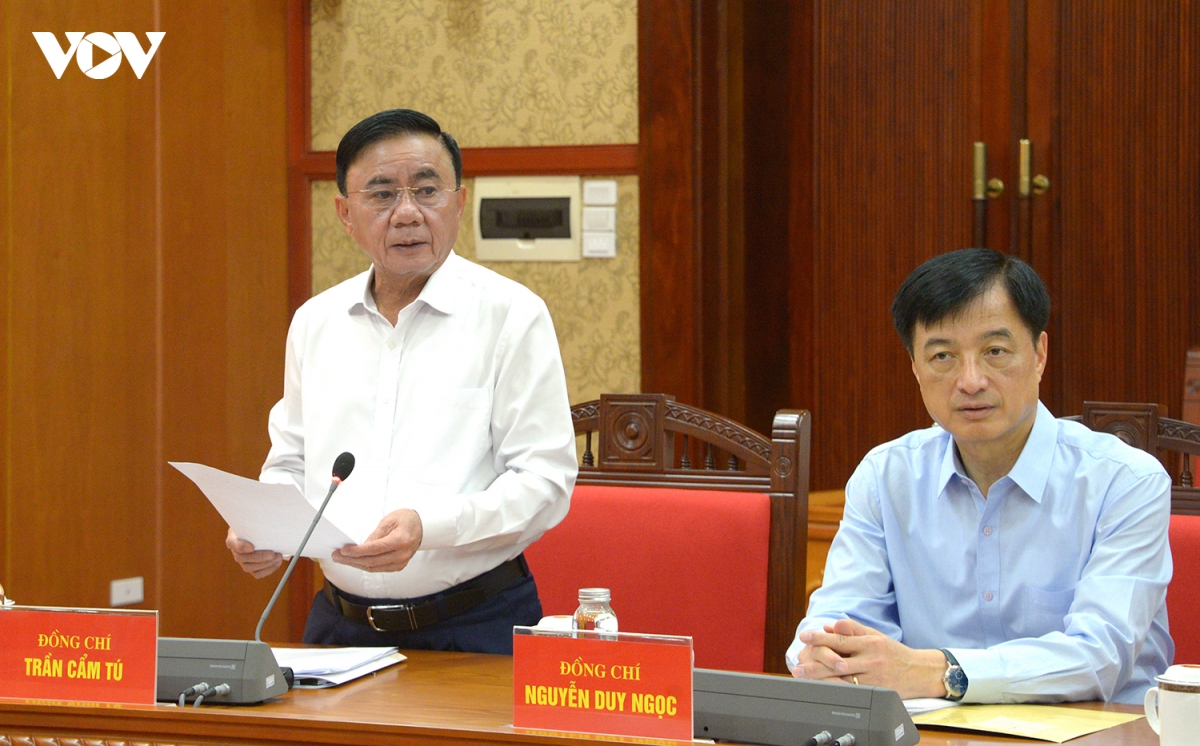 thuong-truc-ban-bi-thu-tran-cam-tu-hop-ban-chi-dao-phat-trien-van-hoa-3.jpg