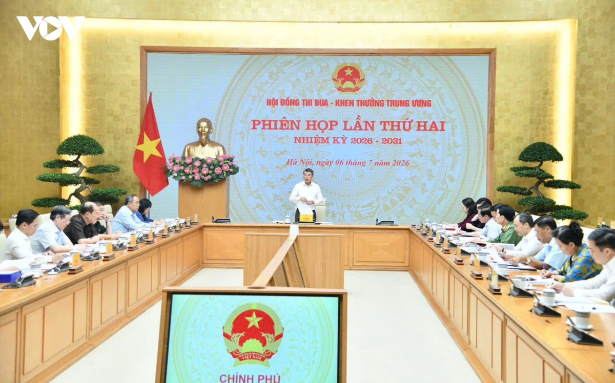 toan_canh_phien_hop.jpg