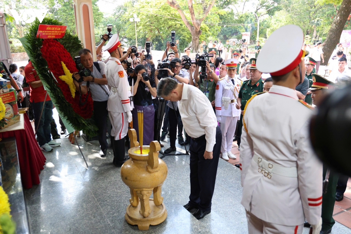 tong-bi-thu-chu-tich-nuoc-to-lam-le-thi-rieng-5.jpeg