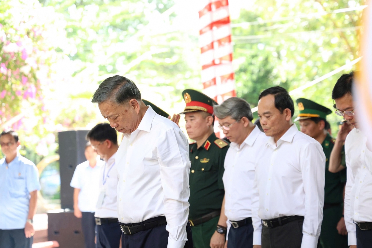 tong-bi-thu-chu-tich-nuoc-to-lam-le-thi-rieng-6.jpeg