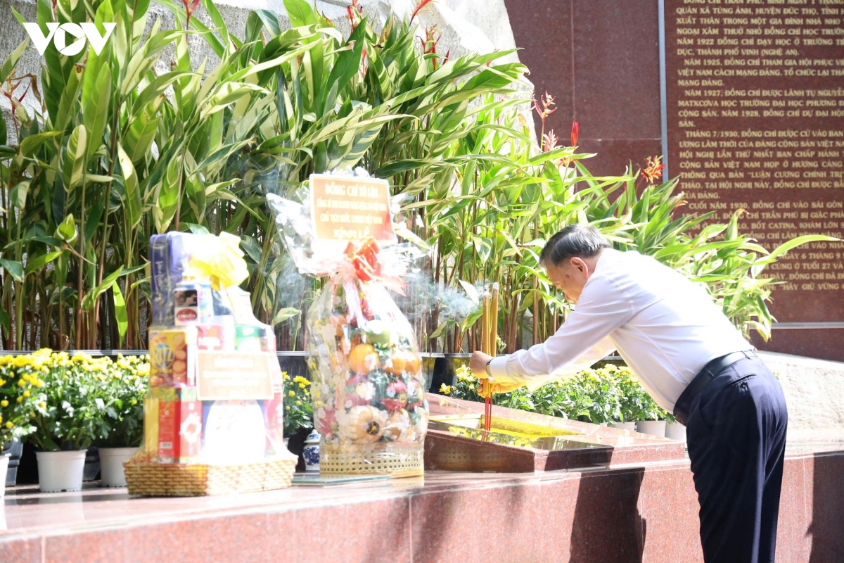 tong-bi-thu-chu-tich-nuoc-to-lam-le-thi-rieng-7.jpeg