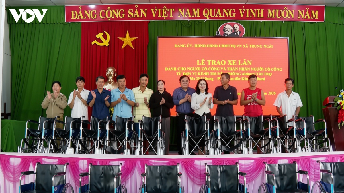 trao-tang-xe-lan-cho-thuong-benh-binh-bi-anh-huong-ve-suc-khoe-2.jpg