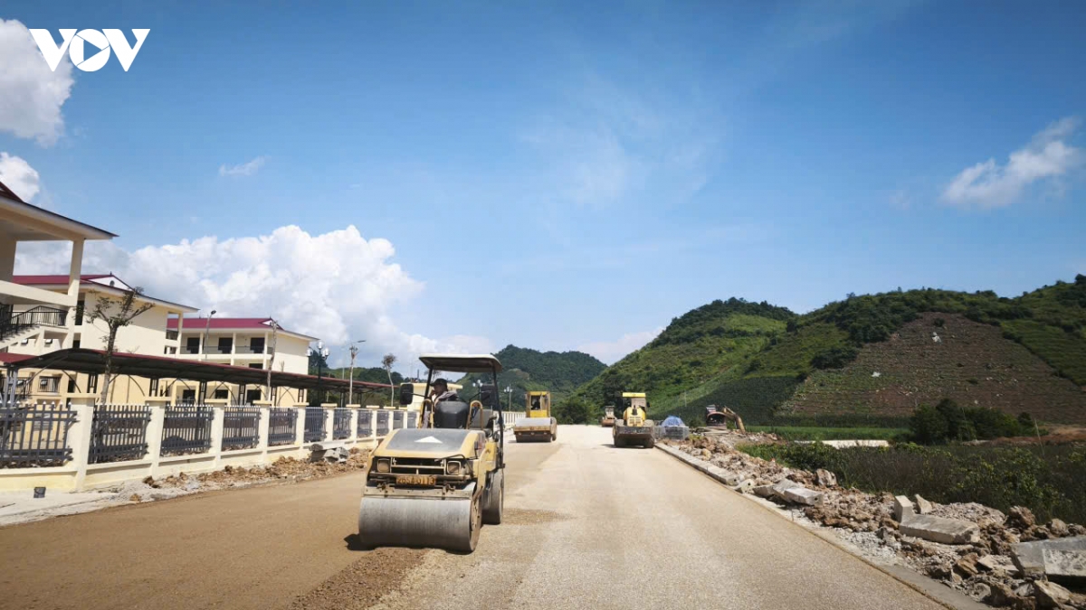 1-duong-vao-truong.jpg