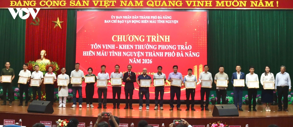 1-ton-vinh-tap-the-ca-nhan.jpg