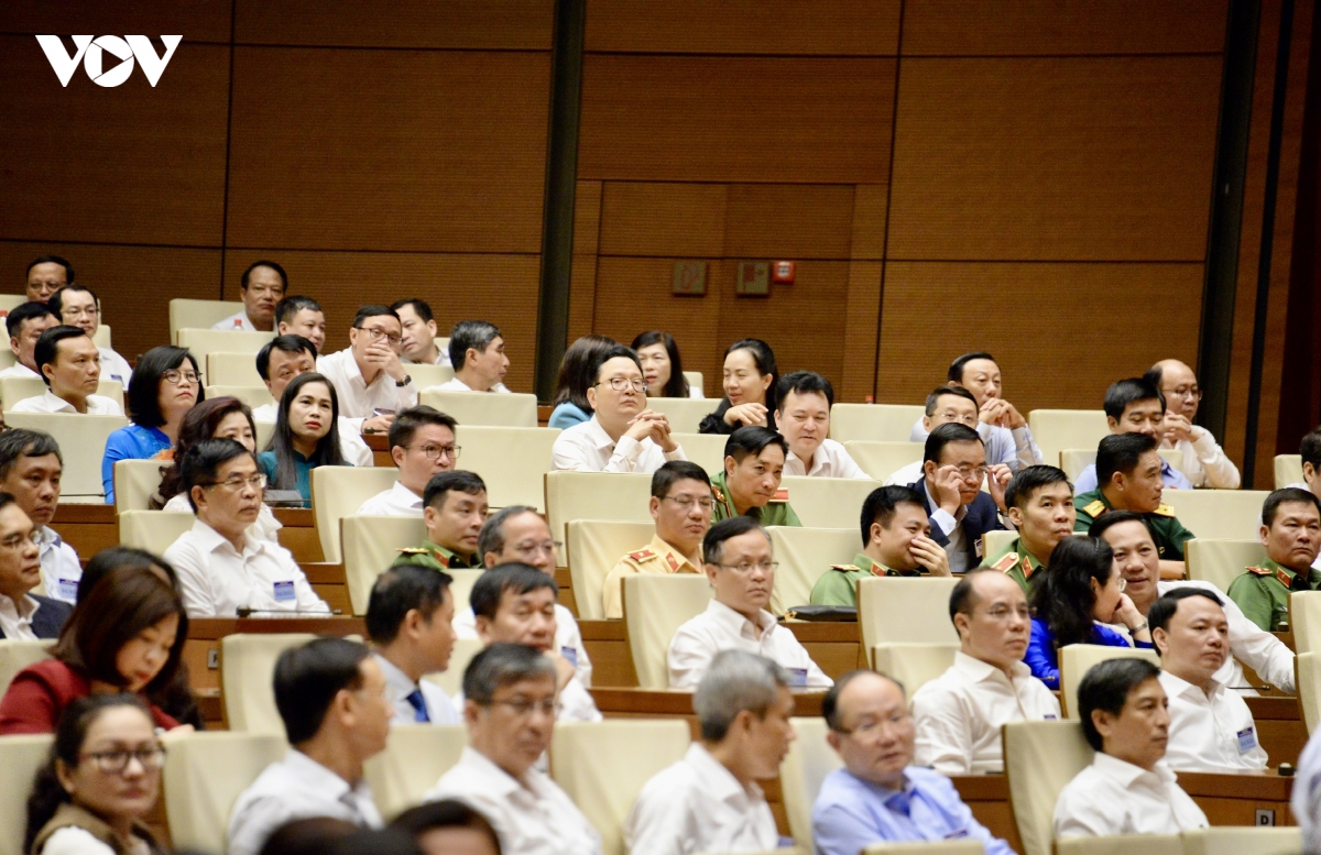 10-tbt-to-lam-can-bo-ban-bi-thu-quan-ly-12.jpg