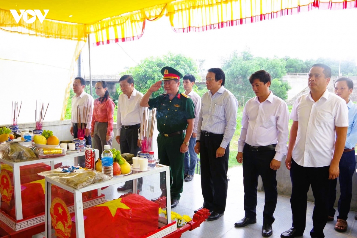 13-hai-cot-liet-si-da-duoc-dua-ve-quan-tai-den-tho-liet-si-trung-doan-88-su-doan-308-o-khu-vuc-cau-nhi.jpg