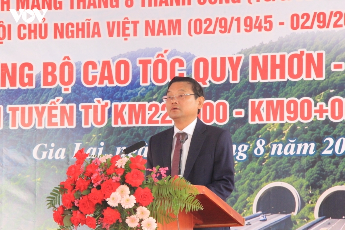 19-8-khoi-cong-du-an-thanh-phan-2-cao-toc-anh-1.jpg