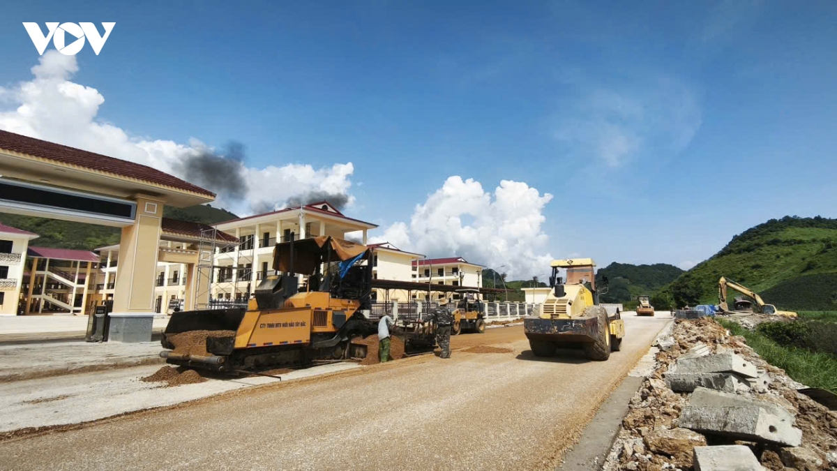 2-phuong-tien-may-moc-huy-dong.jpg