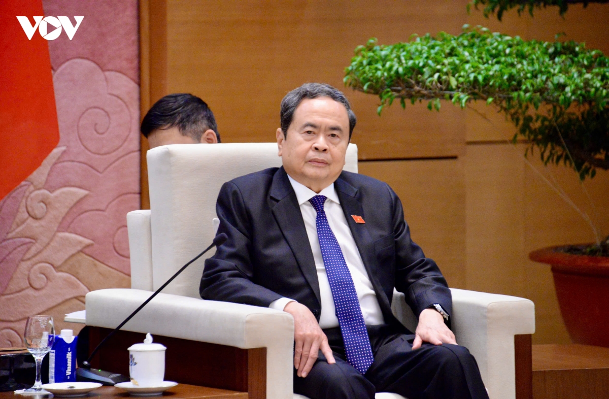 2-quoc-hoi-mong-co-tran-thanh-man-2.jpg