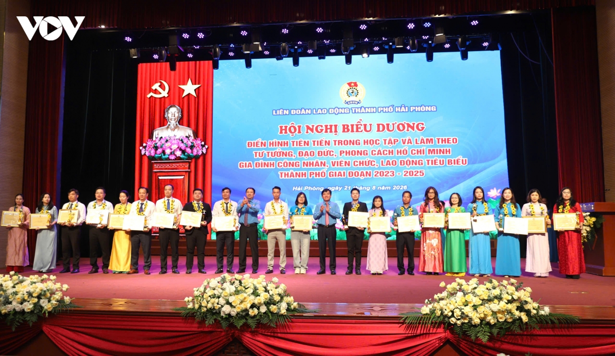 21-8-bieu-duong-cong-nhan-hai-phong-2.jpg