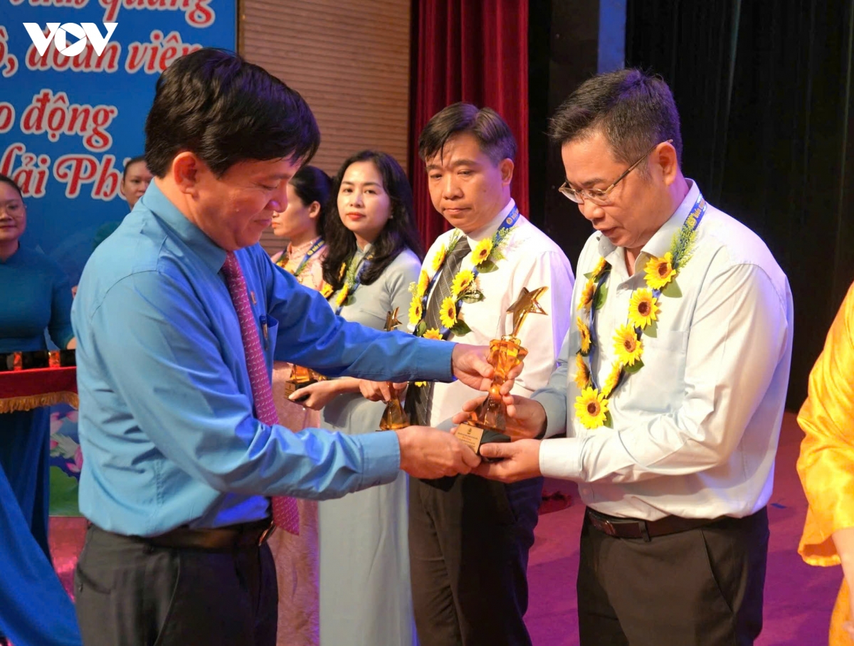 21-8-bieu-duong-cong-nhan-hai-phong-4.jpg