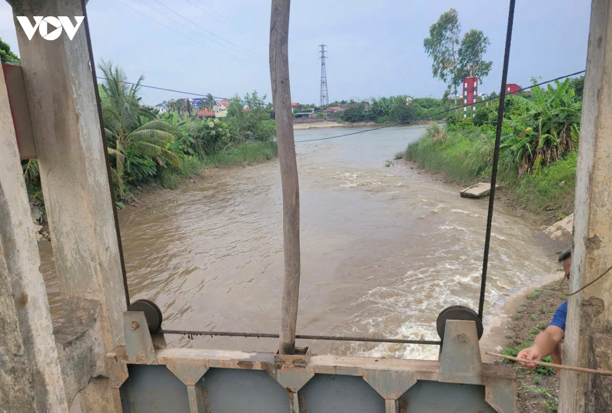 22_8_anh_chong_ngap_ung_20260822215741.jpg