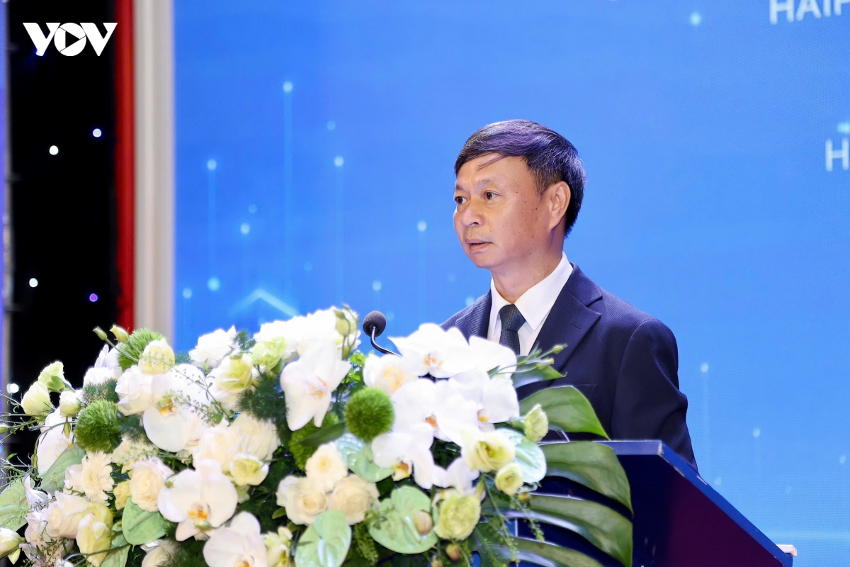 3-8-thu-truong-hoang-minh.jpg