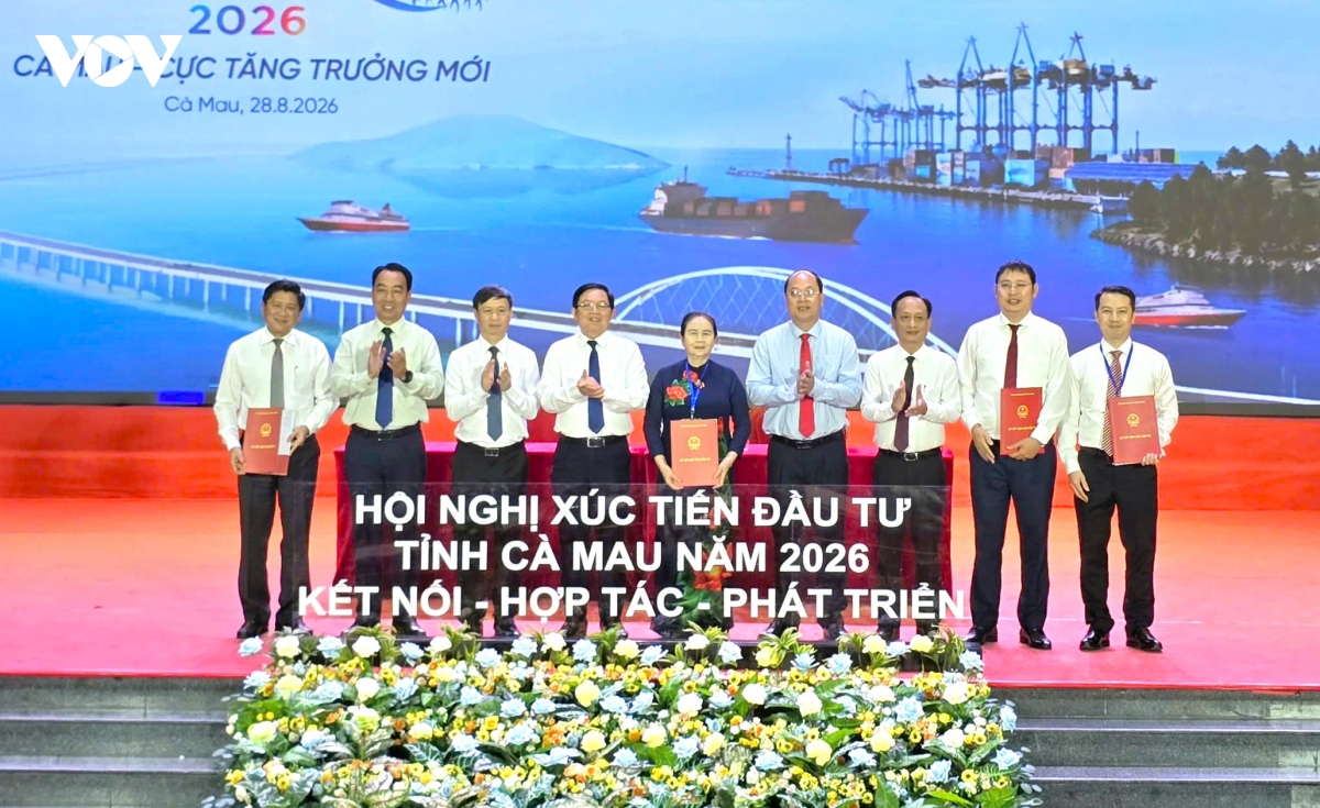 3-tai-hoi-nghi-xuc-tien-dau-tu-lanh-dao-tinh-ca-mau-cam-ket-dong-hanh-thuc-chat-cung-doanh-nghiep.jpg