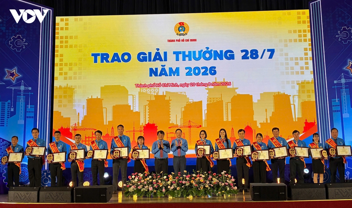 31-chu-tich-cong-doan-tieu-bieu-duoc-tuyen-duong.jpg