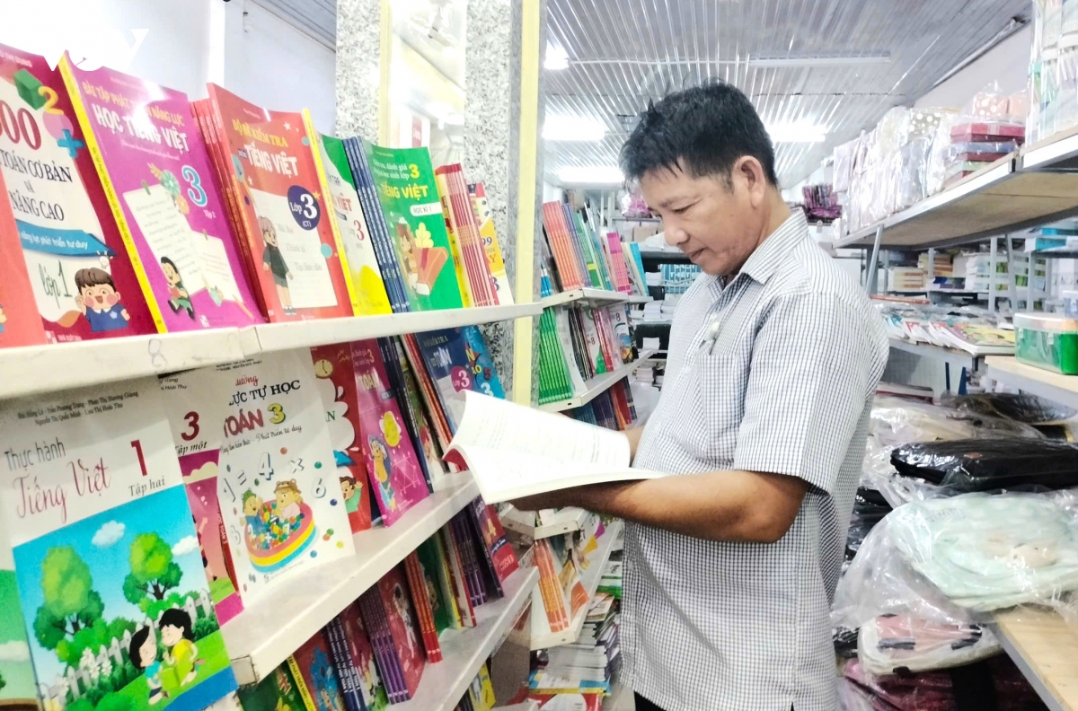 4-so-gddt-ca-mau-da-yeu-cau-day-manh-cung-ung-khong-de-hoc-sinh-thieu-sach-di-hoc.jpg