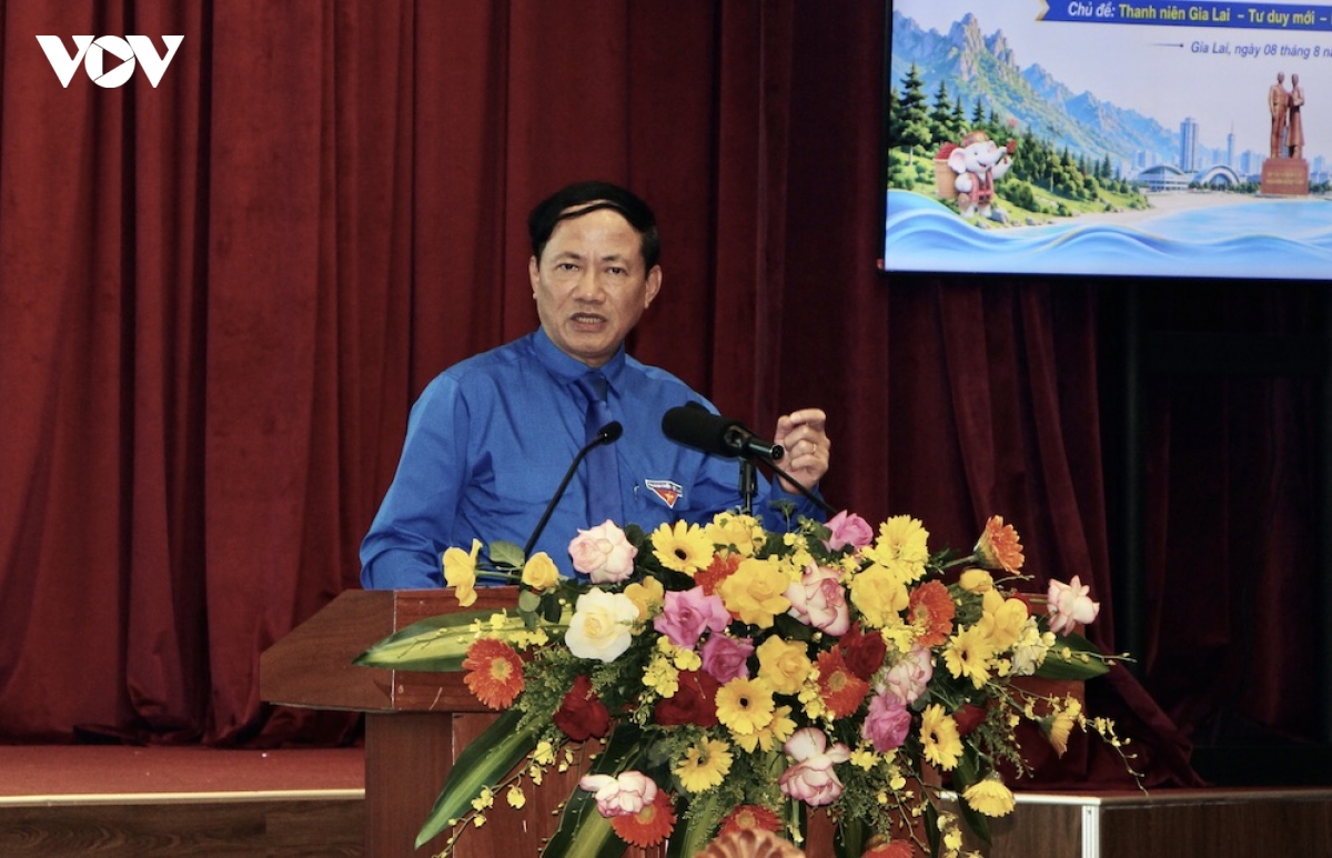 9-8-chu-tich-gia-lai-doi-thoai-voi-thanh-nien-anh-2.jpeg