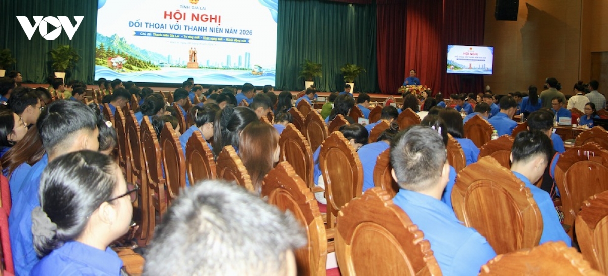 9-8-chu-tich-gia-lai-doi-thoai-voi-thanh-nien-anh-3.jpeg
