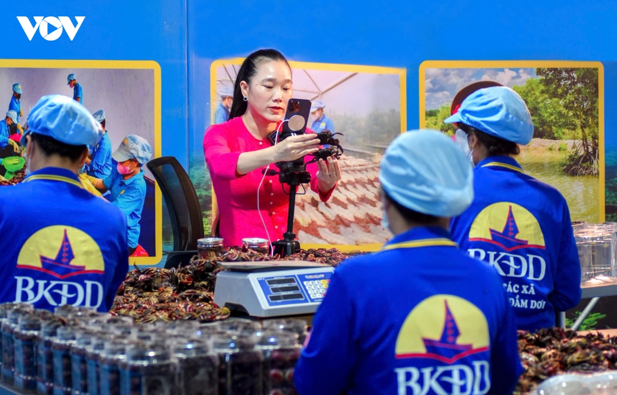 9-khoi-nghiep-tu-ba-khia.jpg
